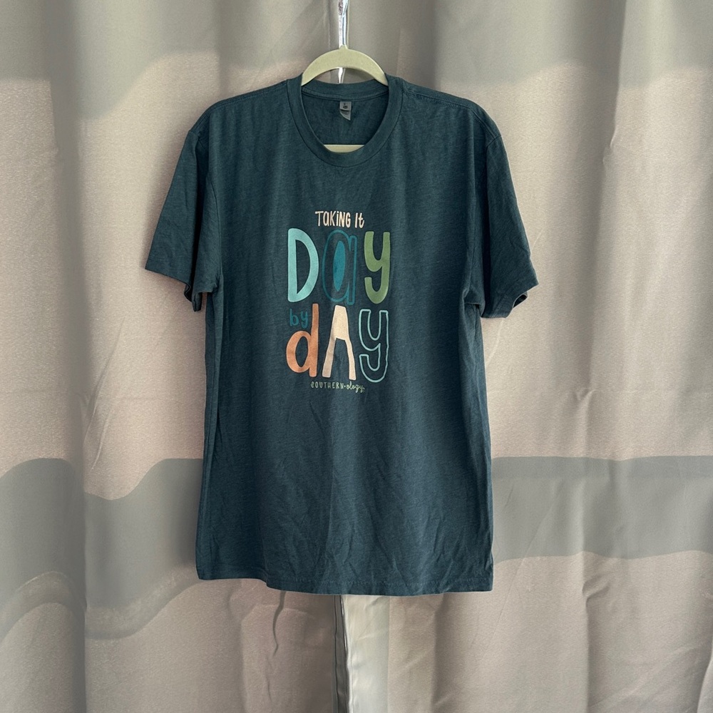*LAST CHANCE* Southernology Day by Day Graphic T-Shirt sc L Large Next Level
